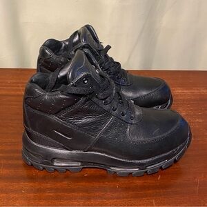Nike Air Goadome ACG Black  Leather Youth Boots size 5.5Y